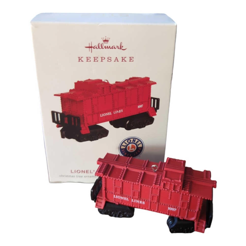 HALLMARK KEEPSAKE 2019 Lionel caboose ORNAMENT